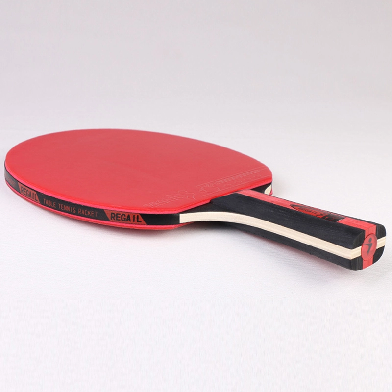 Raquette de ping pong, bois et caoutchouc, attaque, offensive, detail rouge